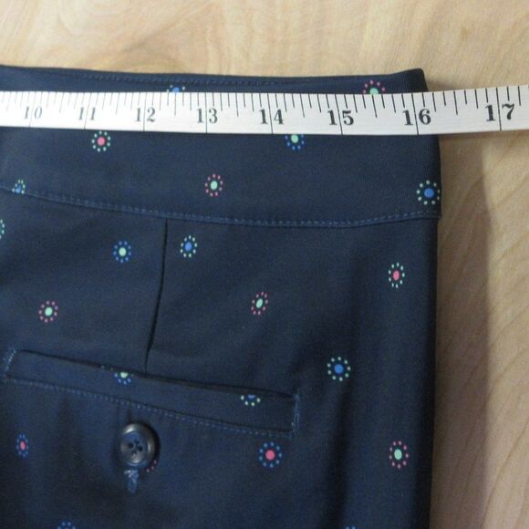 GREG NORMAN Play Dry Dot Cluster Bermuda Shorts Women's Size 6 Navy Blue - Picture 8 of 9